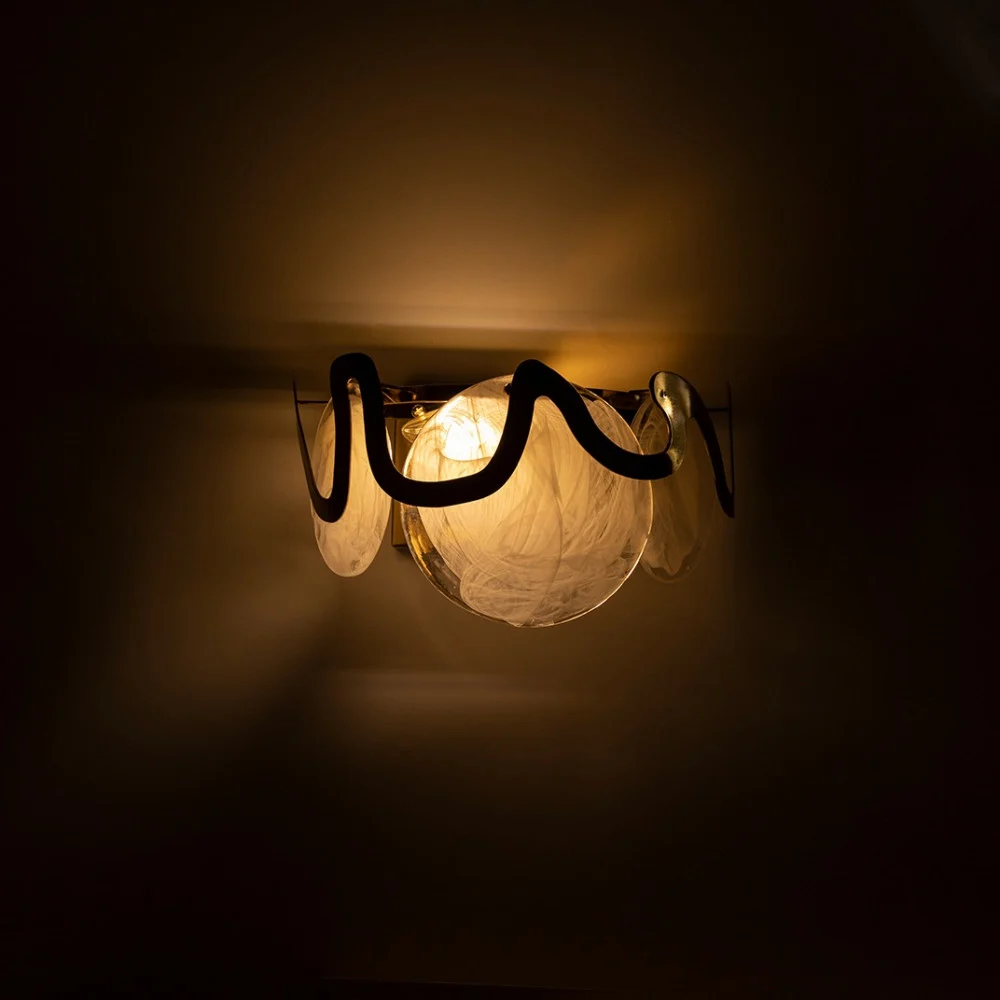 أبليك مودرن دوائر بحزام ذهبي