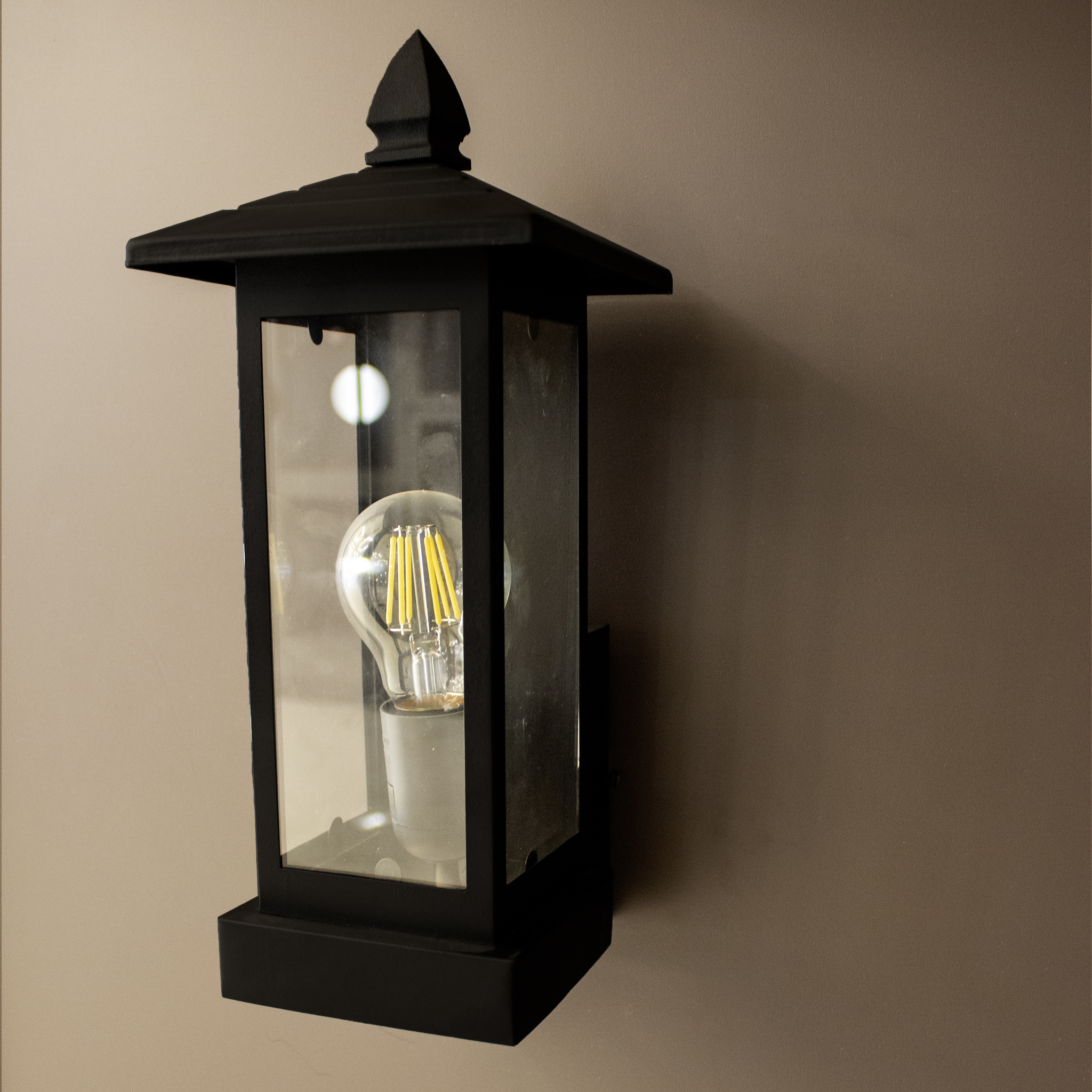 جداري خارجي اسود E27 بدون لمبة