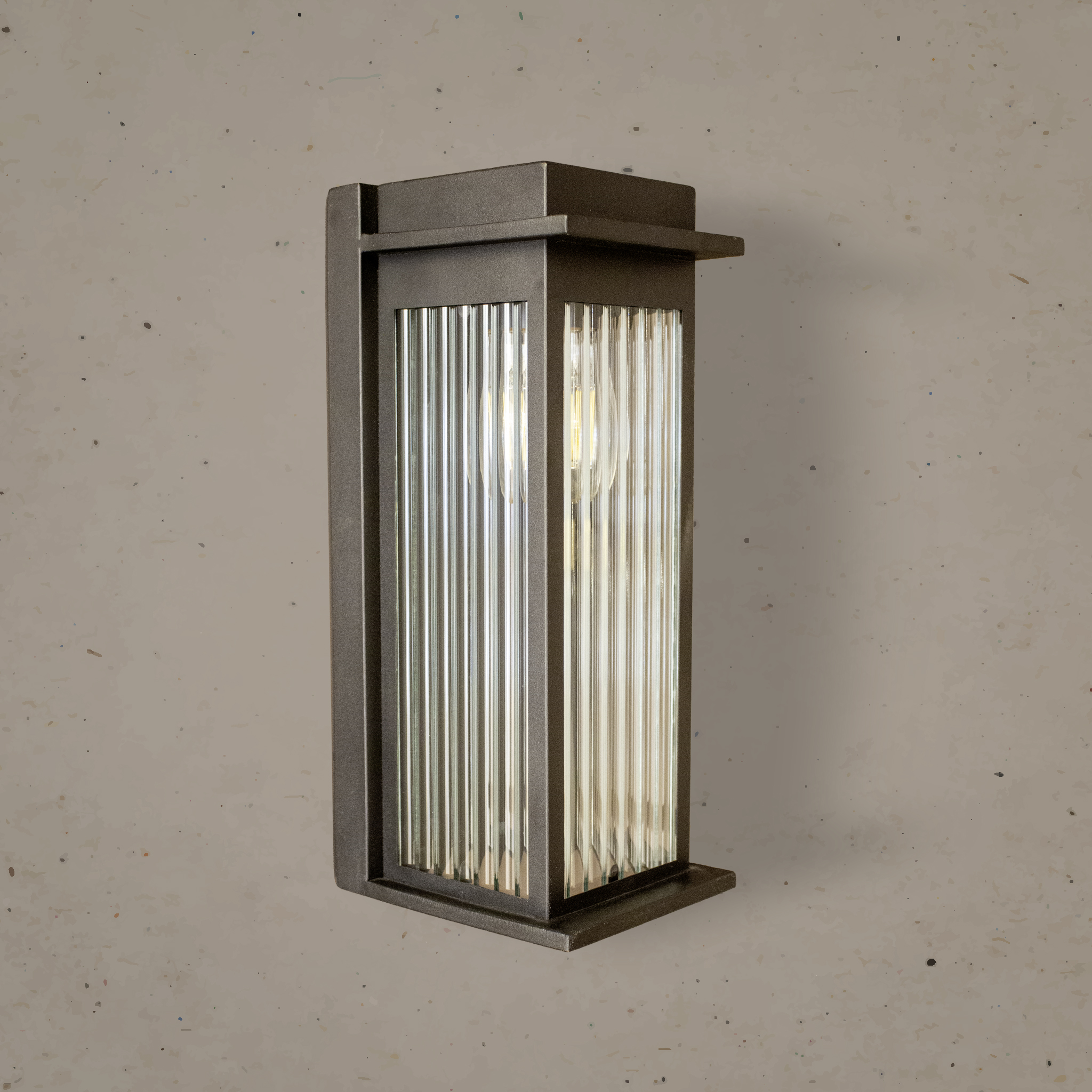 فانوس حائط خارجي كبير - زجاج شفاف مضلع، انتقالي، - لمسة نهائية سوداء