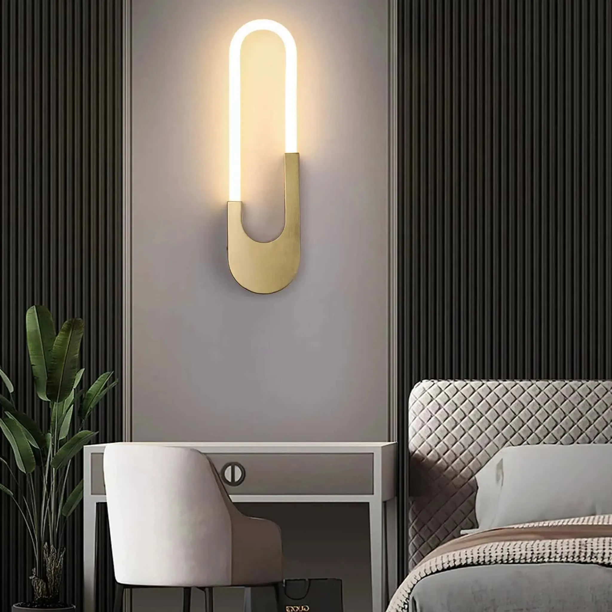 مصباح حائط ذهبي مع أنبوب أكريليك